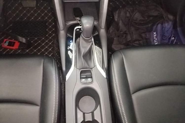Used Toyota Corolla Cross 2023 2.0L Elite Edition Gear Lever