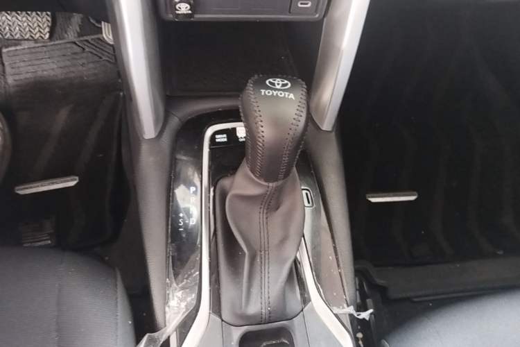Used Toyota Corolla Cross 2023 Dual-Motor 2.0L Pioneer Edition Gear Lever