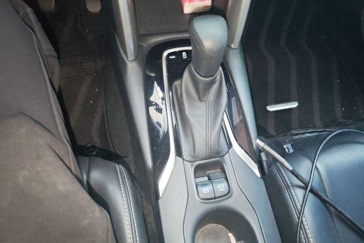 Used Toyota Corolla Cross 2023 2.0L Elite Edition Gear Lever