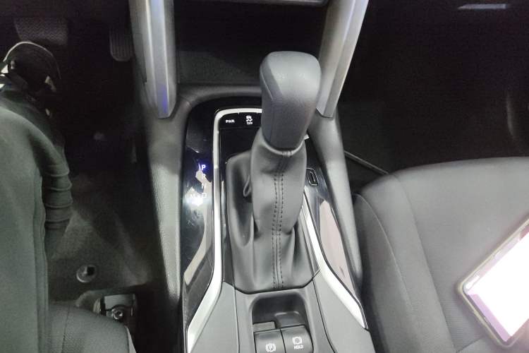 Used Toyota Corolla Cross 2023 2.0L Elite Edition Gear Lever