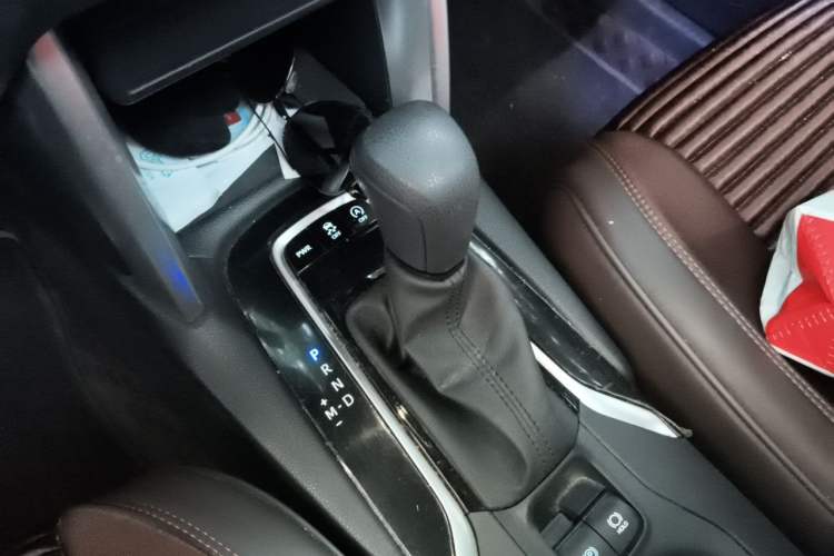Used Toyota Corolla Cross 2023 2.0L Elite Edition Gear Lever