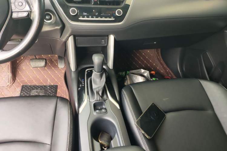 Used Toyota Corolla Cross 2023 2.0L Elite Edition Gear Lever