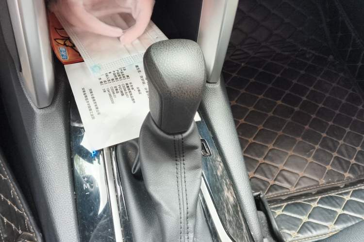 Used Toyota Corolla Cross 2023 2.0L Luxury Edition Gear Lever