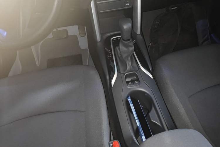 Used Toyota Corolla Cross 2023 2.0L Elite Edition Gear Lever
