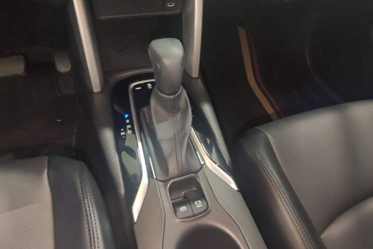 Used Toyota Corolla Cross 2023 2.0L Elite Edition Gear Lever