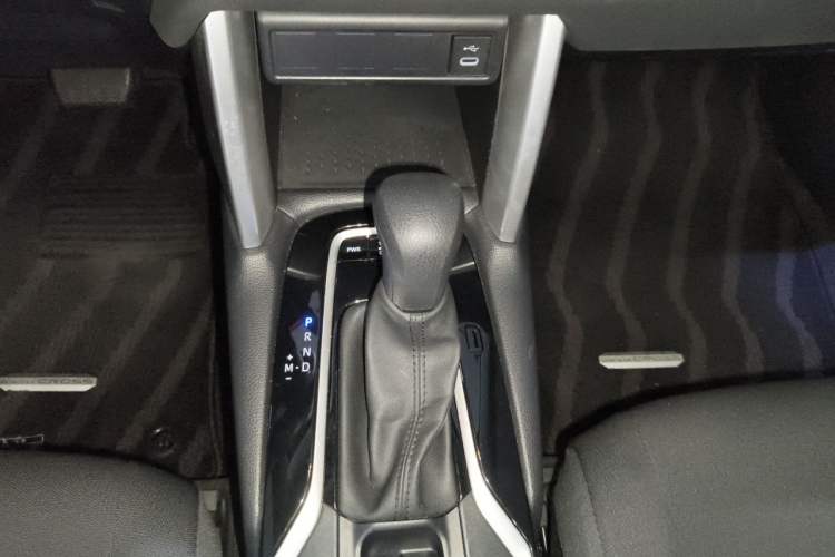 Used Toyota Corolla Cross 2023 2.0L Elite Edition Gear Lever