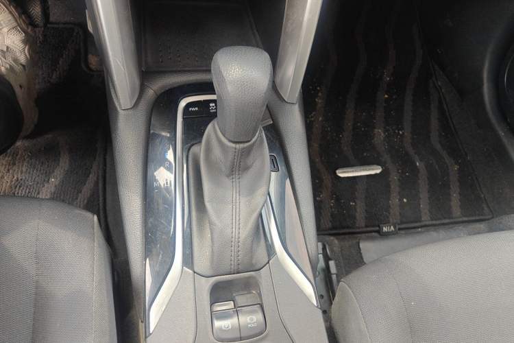 Used Toyota Corolla Cross 2023 2.0L Elite Edition Gear Lever