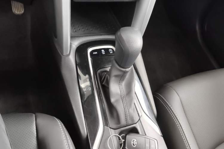 Used Toyota Corolla Cross 2023 2.0L Elite Edition Gear Lever