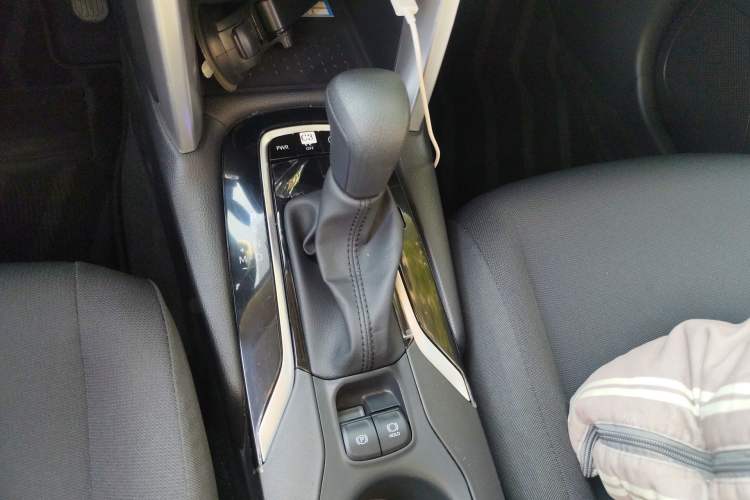 Used Toyota Corolla Cross 2023 2.0L Elite Edition Gear Lever
