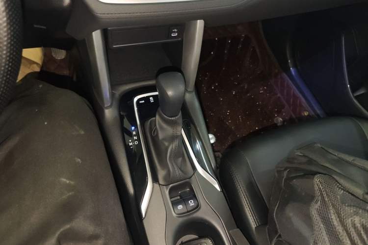 Used Toyota Corolla Cross 2023 2.0L Elite Edition Gear Lever