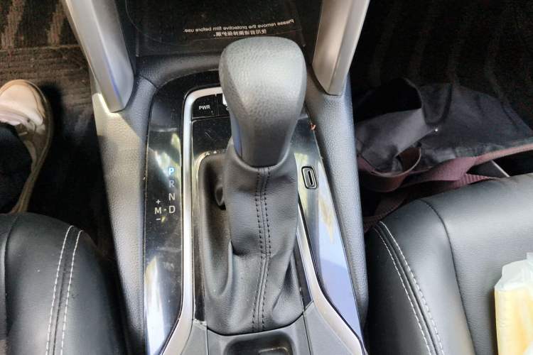 Used Toyota Corolla Cross 2023 2.0L Elite Edition Gear Lever