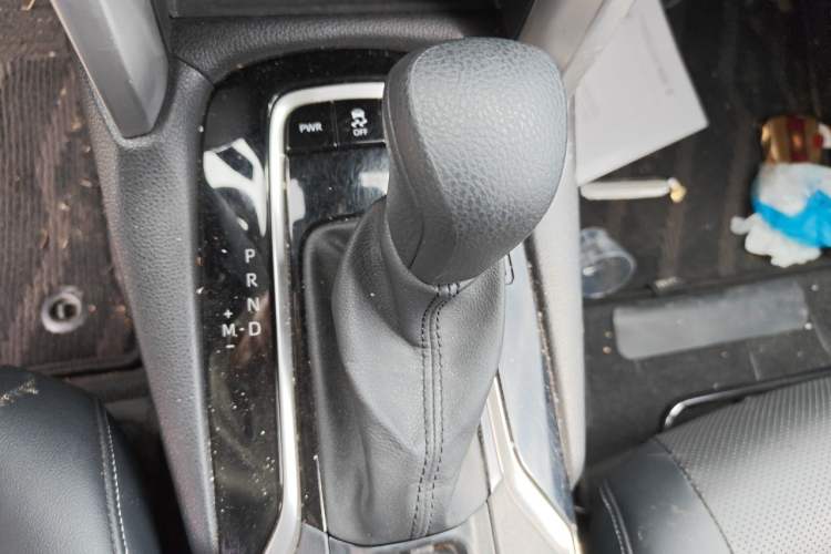 Used Toyota Corolla Cross 2023 2.0L Elite Edition Gear Lever