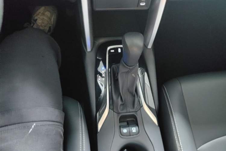 Used Toyota Corolla Cross 2023 2.0L Elite Edition Gear Lever