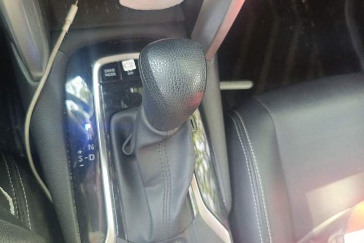 Used Toyota Corolla Cross 2023 Dual-Motor 2.0L Elite Edition Gear Lever