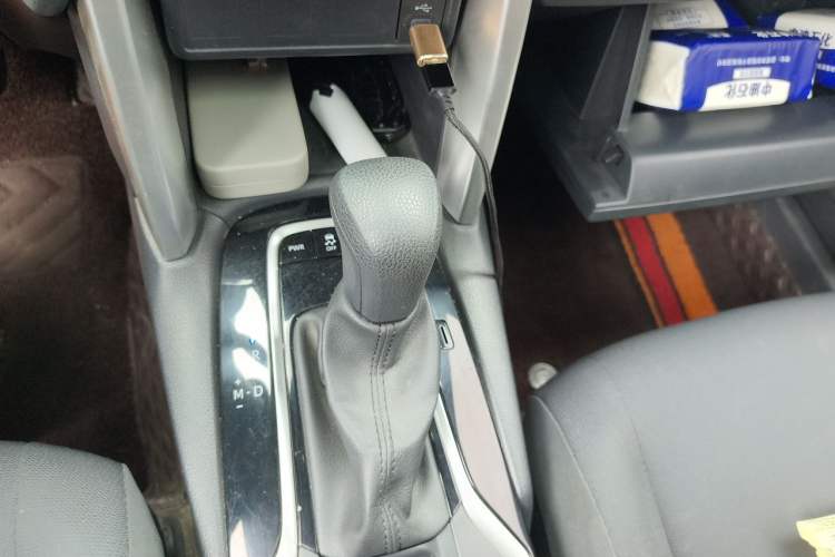 Used Toyota Corolla Cross 2023 2.0L Elite Edition Gear Lever