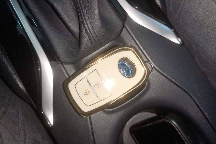 Used Toyota Corolla Cross 2023 Dual-Motor 2.0L Pioneer Edition Interior 1