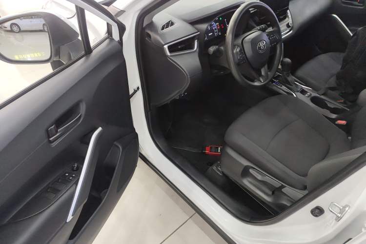 Used Toyota Corolla Cross 2023 2.0L Elite Edition Interior 3