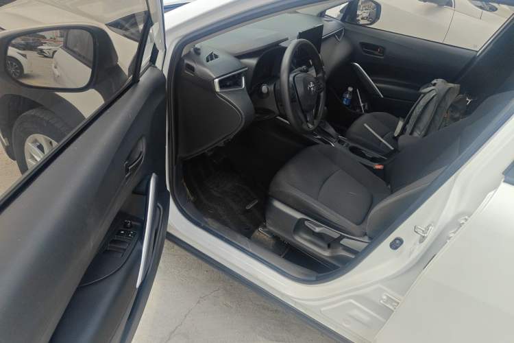Used Toyota Corolla Cross 2023 2.0L Elite Edition Interior 3