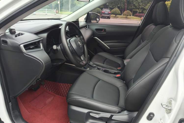 Used Toyota Corolla Cross 2023 Dual-Motor 2.0L Elite Edition Interior 4