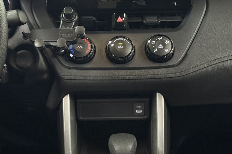 Used Toyota Corolla Cross 2023 2.0L Pioneer Edition Interior 5