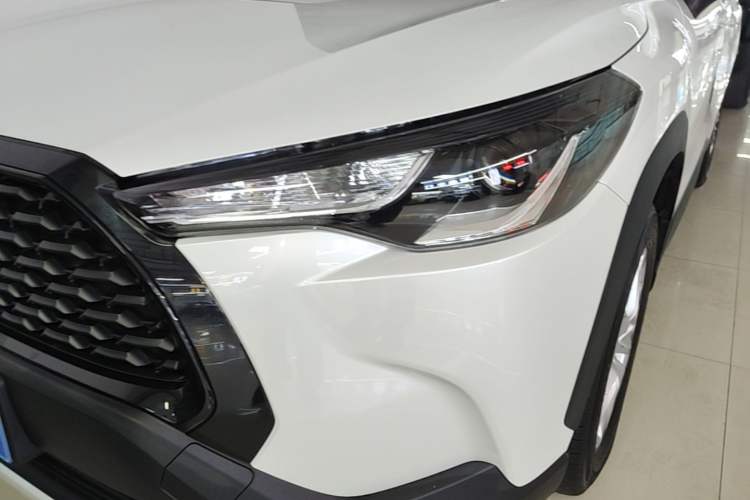 Used Toyota Corolla Cross 2023 2.0L Elite Edition Left Front Headlight
