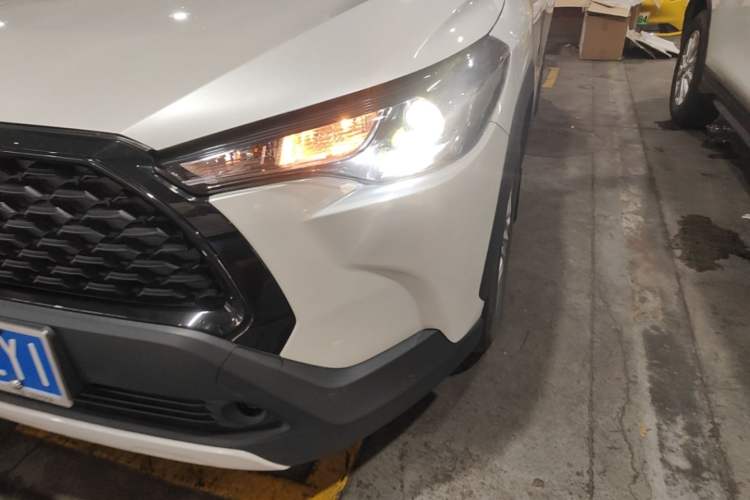 Used Toyota Corolla Cross 2023 2.0L Elite Edition Left Front Headlight