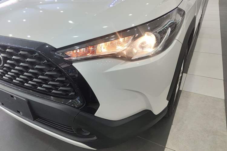 Used Toyota Corolla Cross 2023 2.0L Pioneer Edition Left Front Headlight