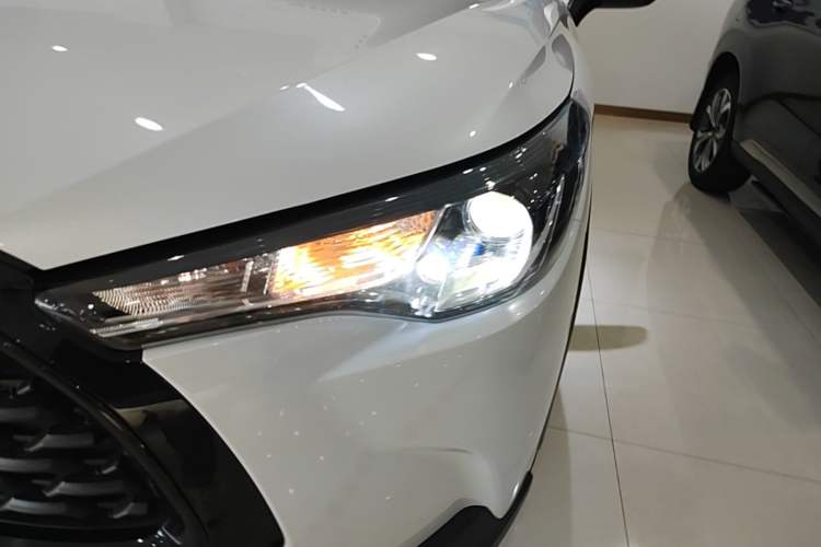 Used Toyota Corolla Cross 2023 2.0L Pioneer Edition Left Front Headlight