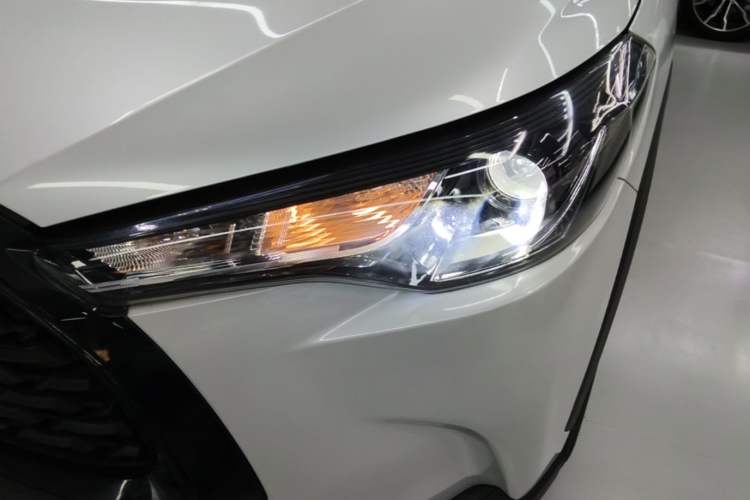 Used Toyota Corolla Cross 2023 2.0L Pioneer Edition Left Front Headlight