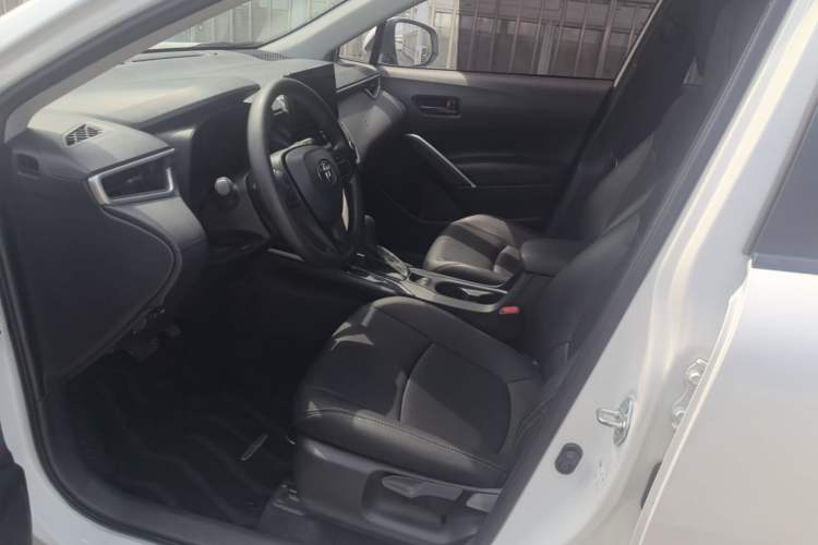 Used Toyota Corolla Cross 2023 Dual-Motor 2.0L Pioneer Edition Left Front Seat