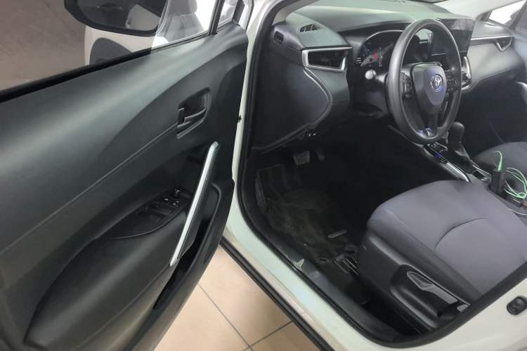 Used Toyota Corolla Cross 2023 2.0L Elite Edition Left Front Seat
