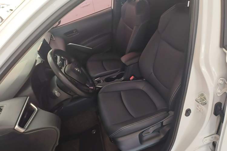 Used Toyota Corolla Cross 2023 Dual-Motor 2.0L Pioneer Edition Left Front Seat