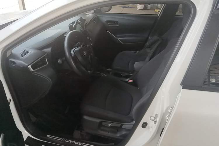 Used Toyota Corolla Cross 2023 Dual-Motor 2.0L Pioneer Edition Left Front Seat