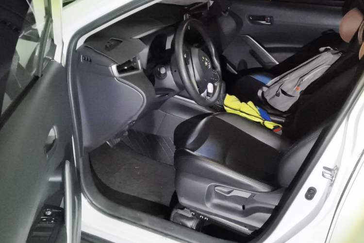 Used Toyota Corolla Cross 2023 2.0L Pioneer Edition Left Front Seat