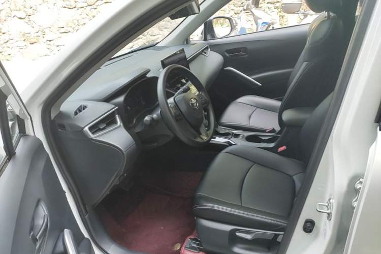 Used Toyota Corolla Cross 2023 2.0L Elite Edition Left Front Seat