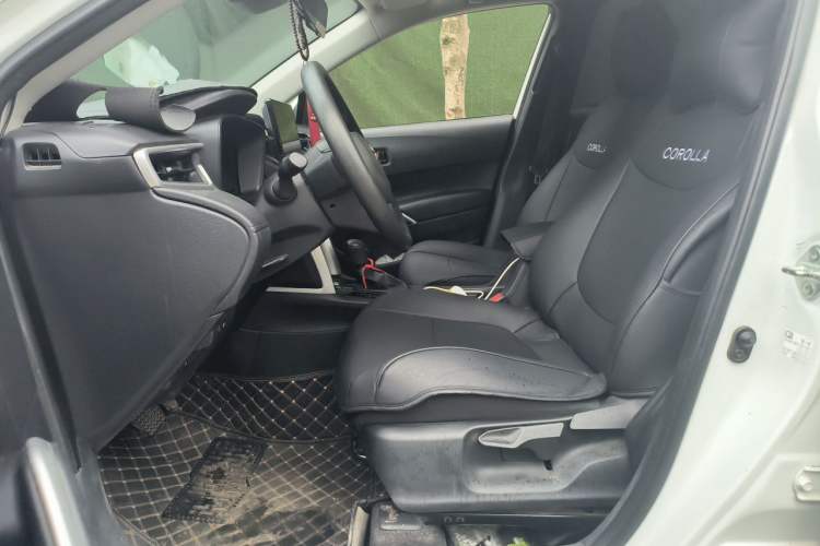 Used Toyota Corolla Cross 2023 Dual-Motor 2.0L Elite Edition Left Front Seat