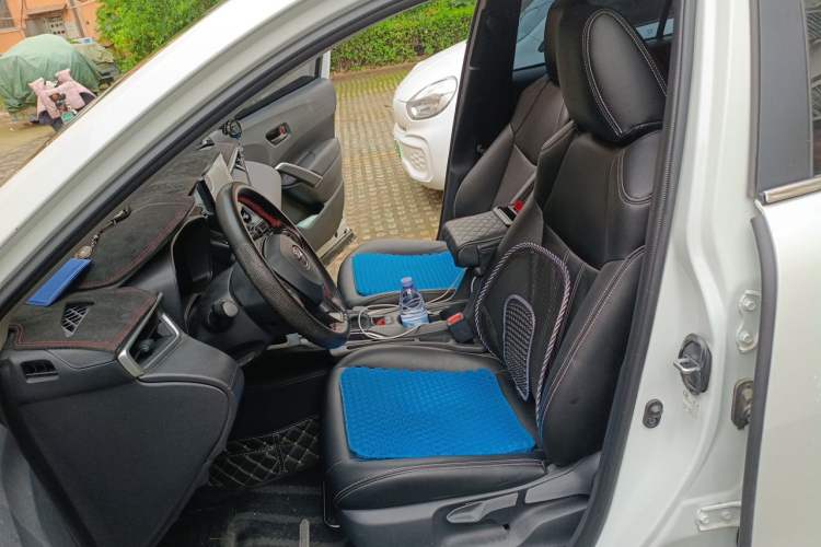 Used Toyota Corolla Cross 2023 Dual-Motor 2.0L Pioneer Edition Left Front Seat