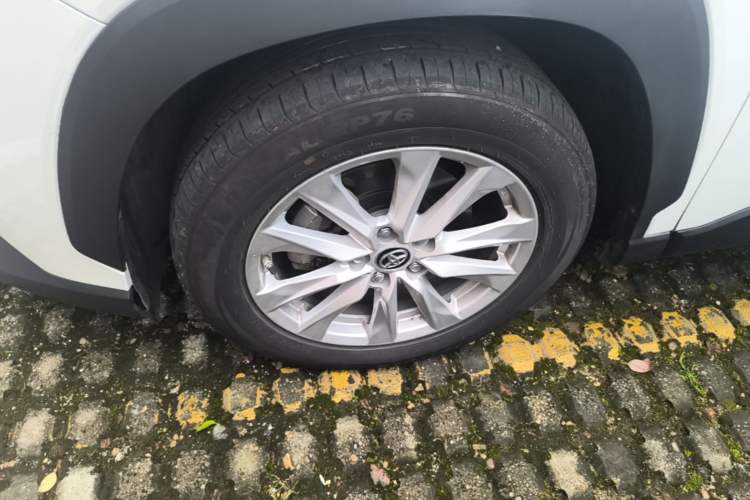 Used Toyota Corolla Cross 2023 2.0L Pioneer Edition Left Front Wheel Hub