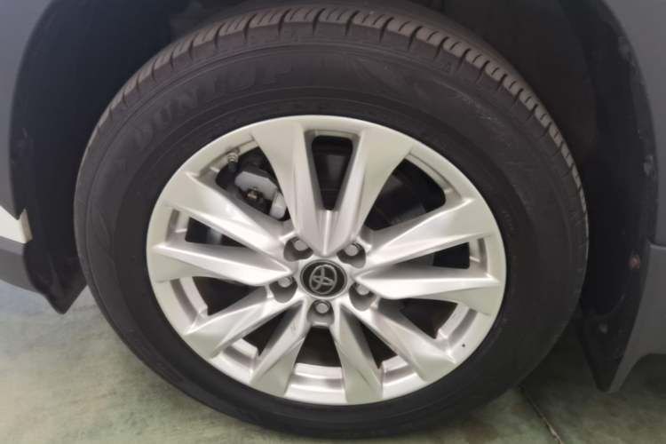 Used Toyota Corolla Cross 2023 Dual-Motor 2.0L Pioneer Edition Left Front Wheel Hub