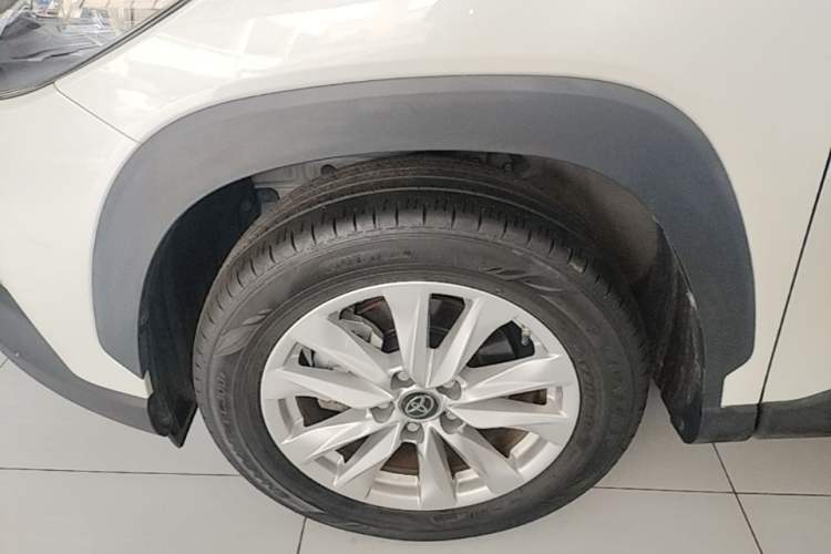 Used Toyota Corolla Cross 2023 2.0L Elite Edition Left Front Wheel Hub