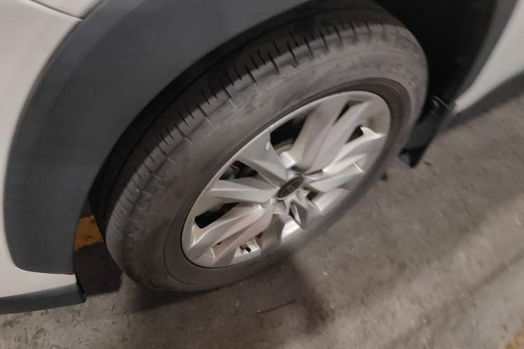 Used Toyota Corolla Cross 2023 2.0L Elite Edition Left Front Wheel Hub