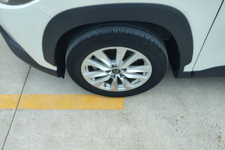 Used Toyota Corolla Cross 2023 2.0L Elite Edition Left Front Wheel Hub