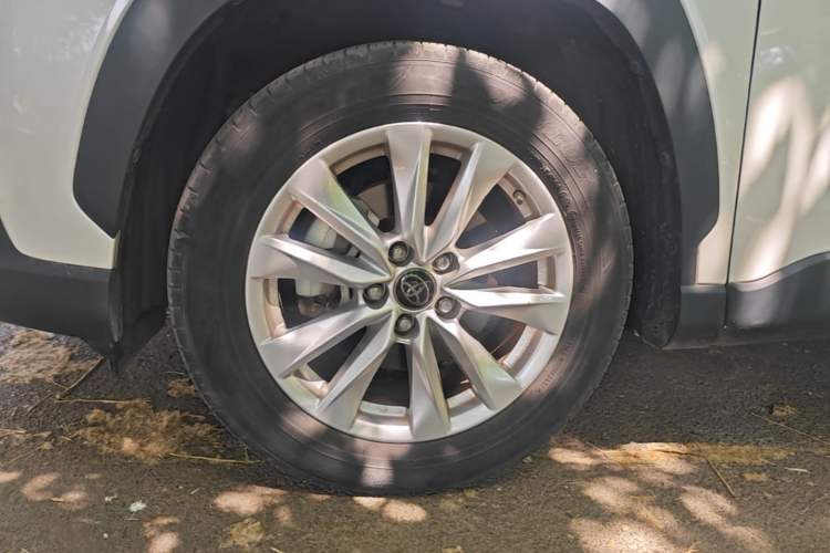 Used Toyota Corolla Cross 2023 Dual-Motor 2.0L Pioneer Edition Left Front Wheel Hub