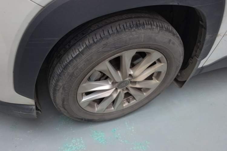 Used Toyota Corolla Cross 2023 2.0L Pioneer Edition Left Front Wheel Hub