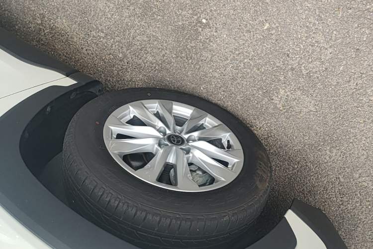 Used Toyota Corolla Cross 2023 2.0L Elite Edition Left Front Wheel Hub