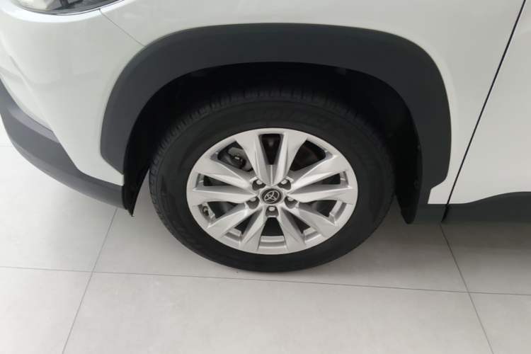 Used Toyota Corolla Cross 2023 2.0L Elite Edition Left Front Wheel Hub