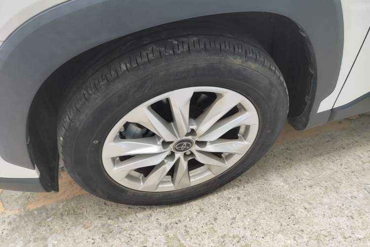 Used Toyota Corolla Cross 2023 2.0L Elite Edition Left Front Wheel Hub
