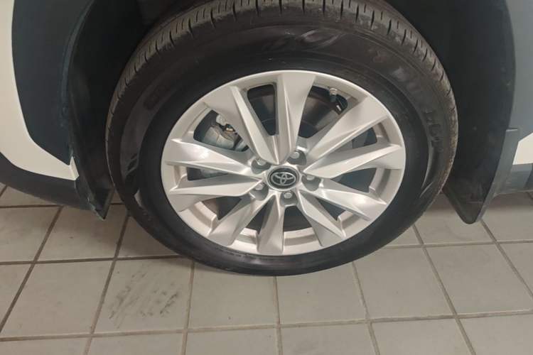 Used Toyota Corolla Cross 2023 2.0L Pioneer Edition Left Front Wheel Hub