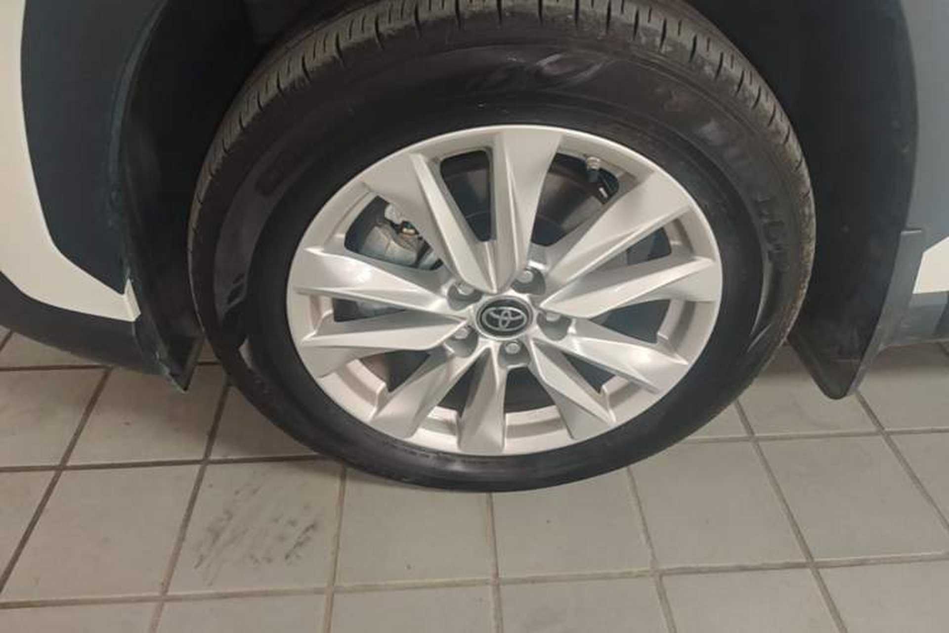 Used Toyota Corolla Cross 2023 2.0L Pioneer Edition Left Front Wheel Hub