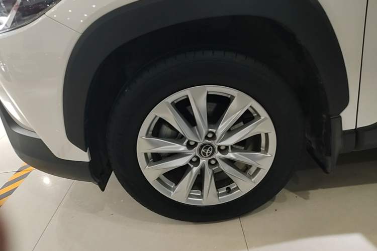 Used Toyota Corolla Cross 2023 2.0L Pioneer Edition Left Front Wheel Hub